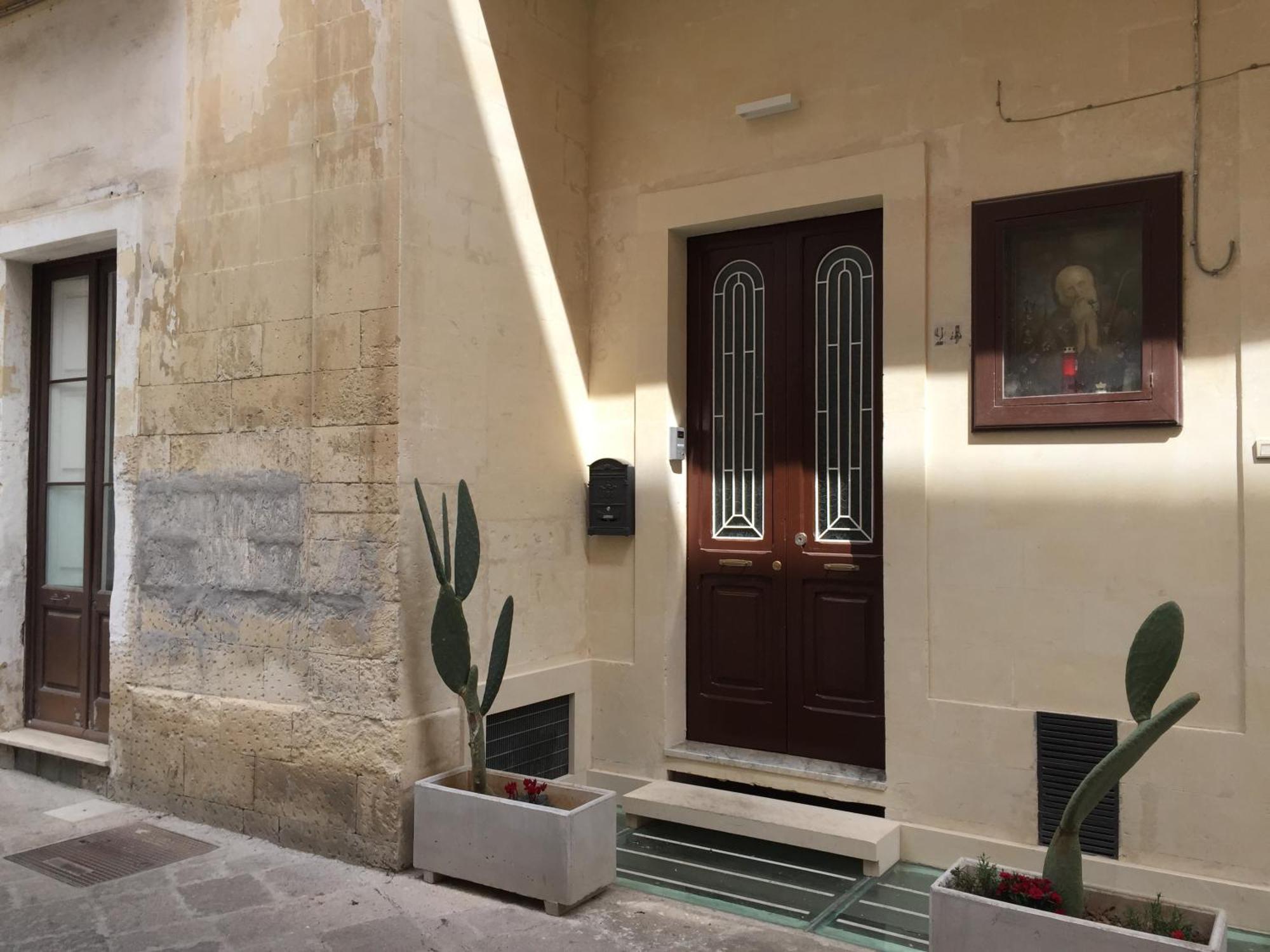 B&B Le Giravolte เลชเช ภายนอก รูปภาพ