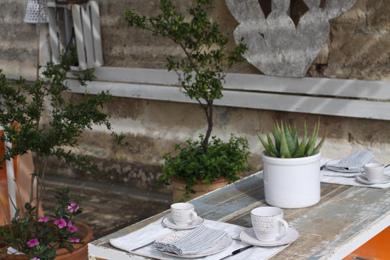 B&B Le Giravolte เลชเช ภายนอก รูปภาพ
